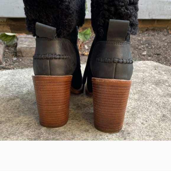UGG Black Jaxon Cuff Bootie, Size 7 - Picture 7 of 9